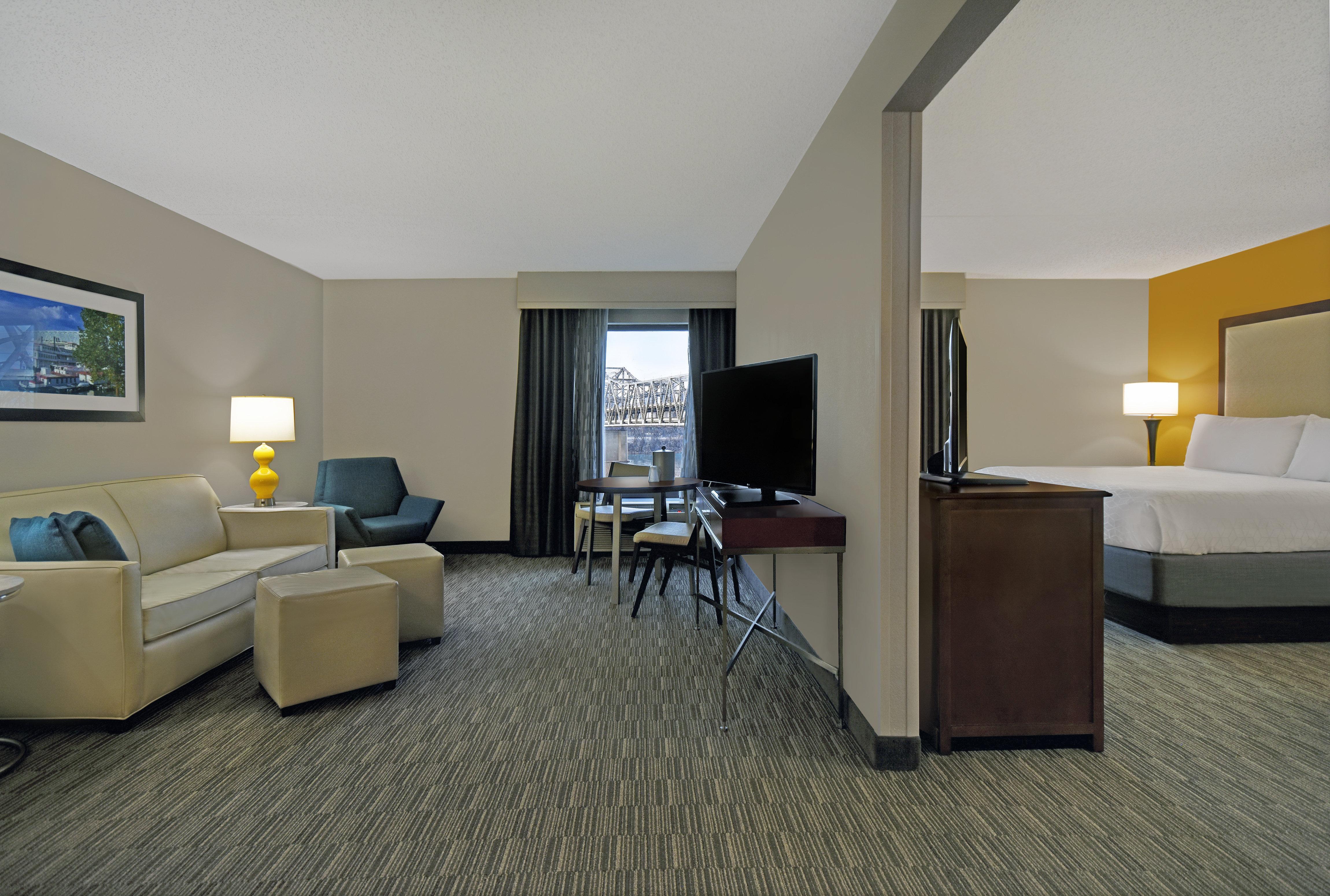 Holiday Inn Express & Suites Cincinnati Riverfront, An Ihg Hotel Covington Dış mekan fotoğraf