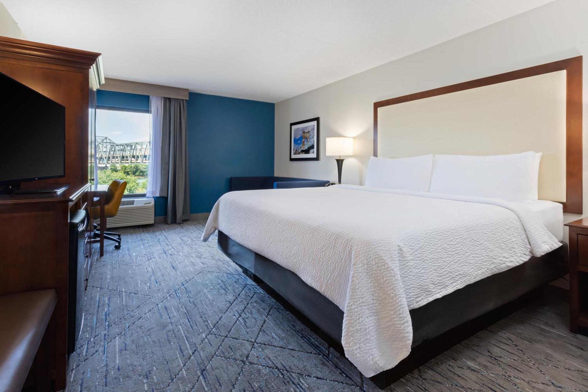 Holiday Inn Express & Suites Cincinnati Riverfront By Ihg Covington Dış mekan fotoğraf